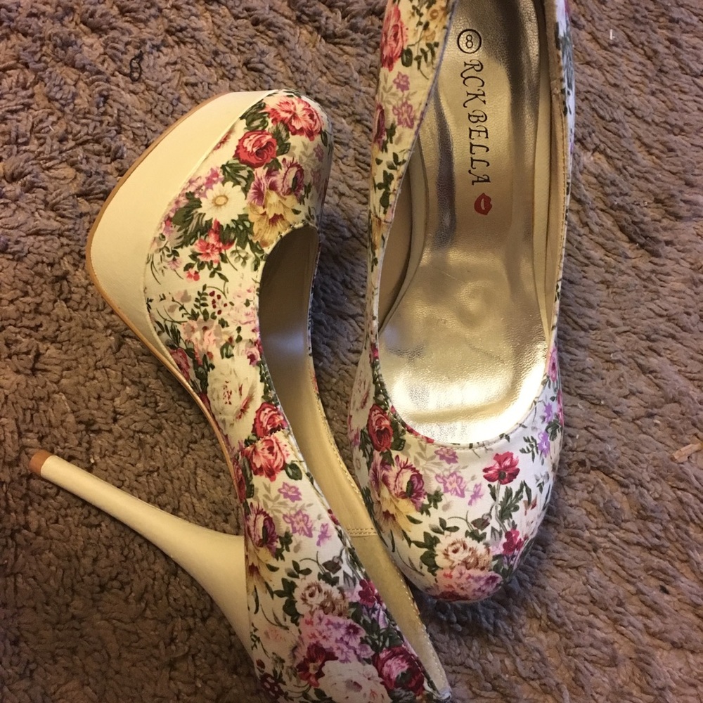 Shoe